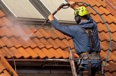 Démoussage et hydrofuge de toiture à Contes